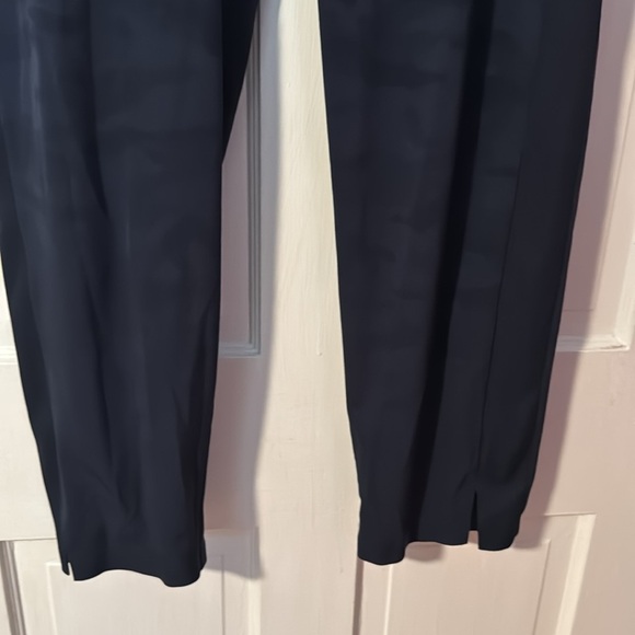 Athleta Women's Navy Blue Brooklyn Ankle Camo Pant Size 14 - Picture 5 of 13